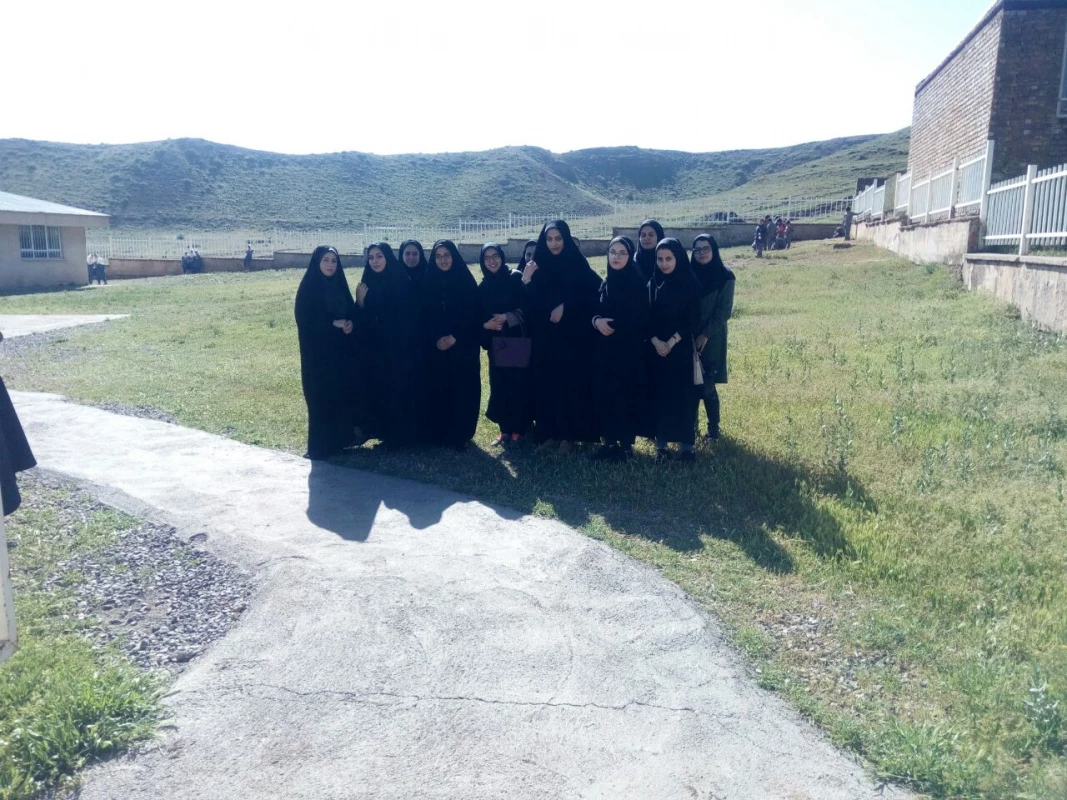 بازدید پنجم از سلسله بازدیدهای  درس کارورزی انجام شد:

بازدید از دبستان روستای دولاناب  ار توابع منطقه زنجانرود 2