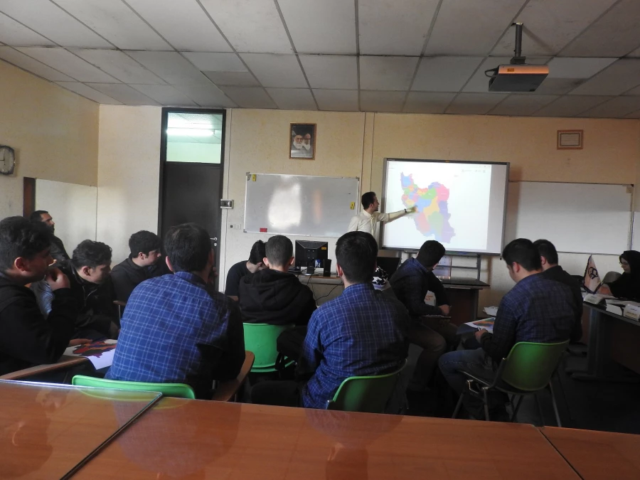 در دانشگاه فرهنگیان استان زنجان برگزار شد:
برگزاری مرحله استانی جشنواره الگوهای تدریس برتر با رویکرد درس پژوهی  9