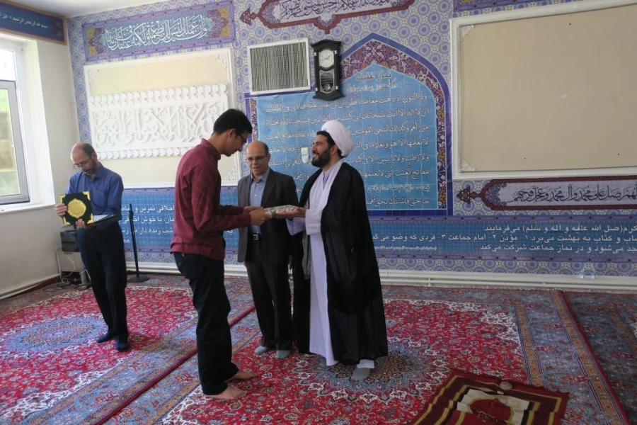 تقدیر از فعالان نماز