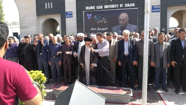 بر اثر کهولت سن و پس از یک دوره نقاهت:

استاد علی هشترودی سنیانگذار تربیت معلم در زنجان درگذشت 4