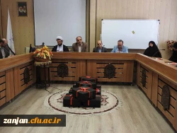 در دانشگاه فرهنگیان استان زنجان برگزار شد:

جلسه تکریم و تقدیر از بازنشستگان  دانشگاه 2