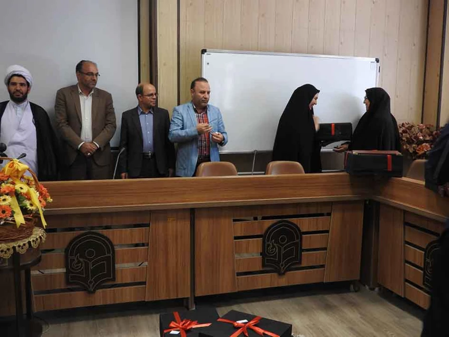 در دانشگاه فرهنگیان استان زنجان برگزار شد:

جلسه تکریم و تقدیر از بازنشستگان  دانشگاه 8