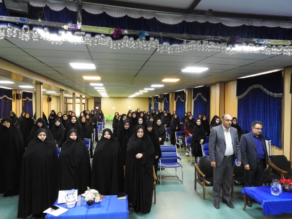 برگزاری نشست مسئولین پردیس الزهرا (س) با نودانشجو معلمان  2