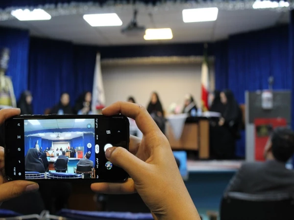 مناظره ی دانشجویی(دایره ی متقاطع) 2