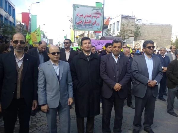 شرکت دانشجویان، اساتید و کارکنان پردیس شهید بهشتی دانشگاه فرهنگیان استان زنجان در راهپیمایی 13 آبان