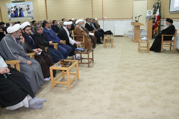 همکاری در عرصه های اجتماعی، سیاسی و فرهنگی با رعایت استقلال از مصادیق وحدت حوزه و دانشگاه است 3