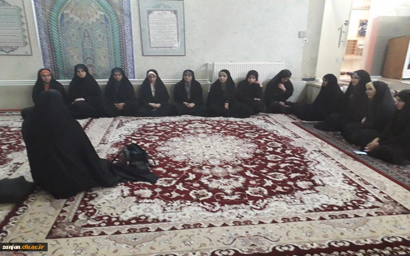 حضور مبلغه در دانشگاه جهت پاسخگویی به سوالات و شبهات دانشجویان