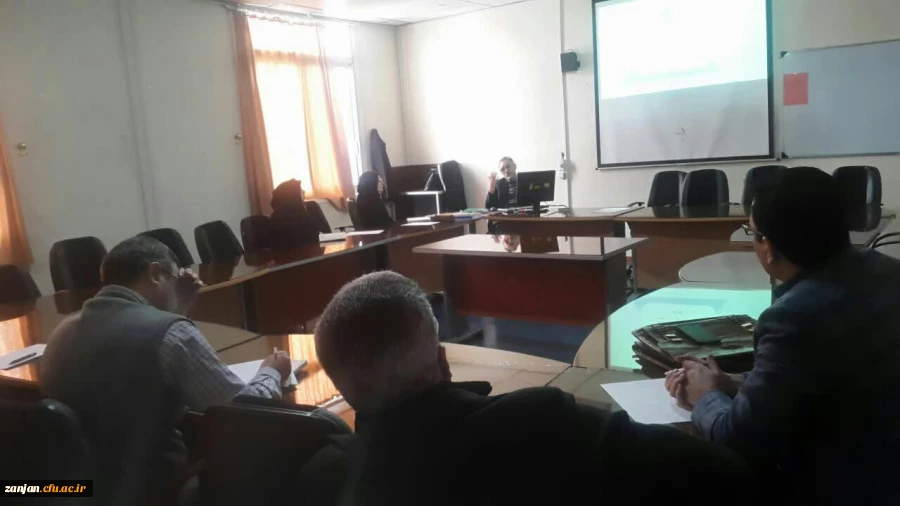 جلسه هم اندیشی اساتید واحد درسی کاربرد زبان در تربیت 3