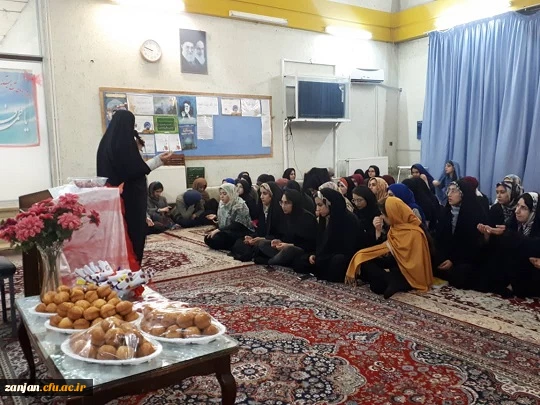 جشن ولادت سرور زنان عالم حضرت فاطمه زهرا (س) در سرای دانشجویی 
 2