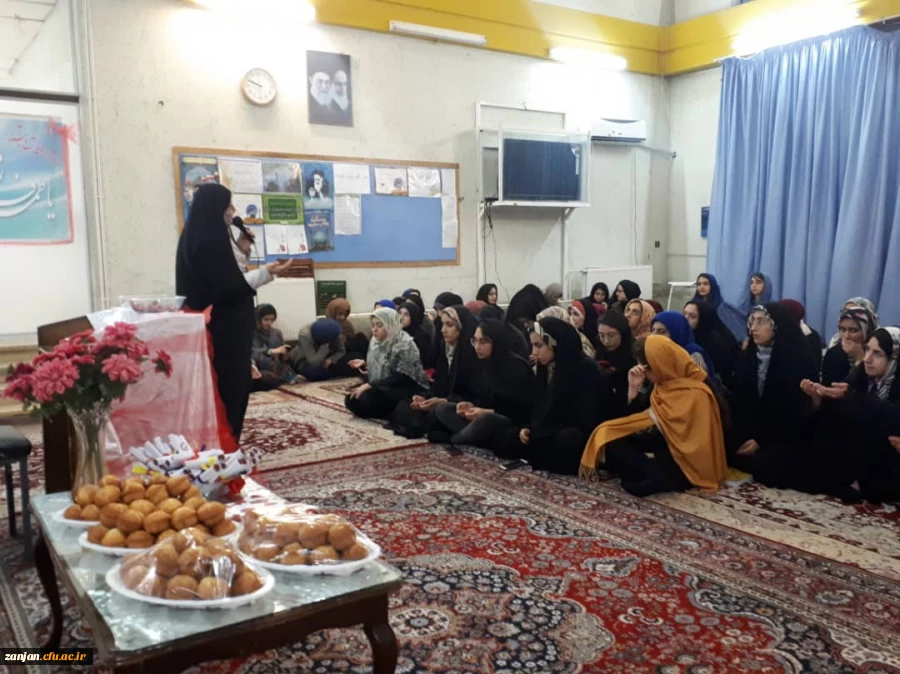 جشن ولادت سرور زنان عالم حضرت فاطمه زهرا (س) در سرای دانشجویی 
 2