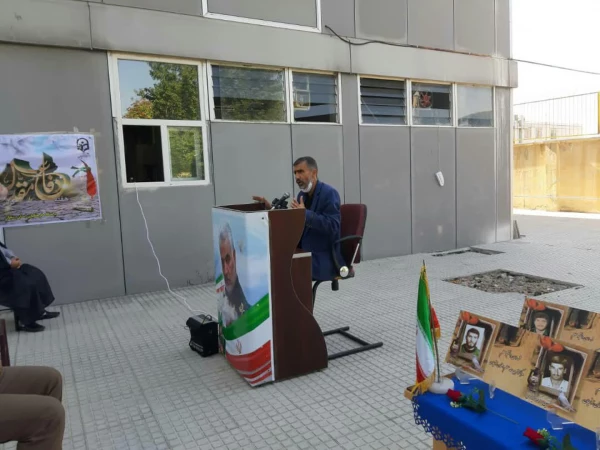 گرامیداشت هفته ی دفاع مقدس با حضور اساتید و کارکنان  4