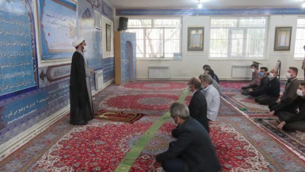 تقدیر از قاریان و تالیان قرآن 