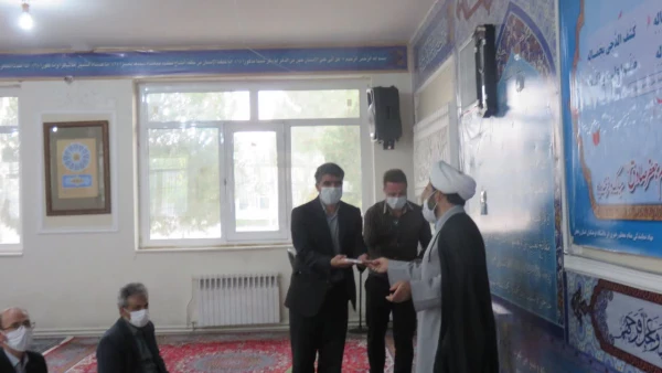 تقدیر از قاریان و تالیان قرآن 