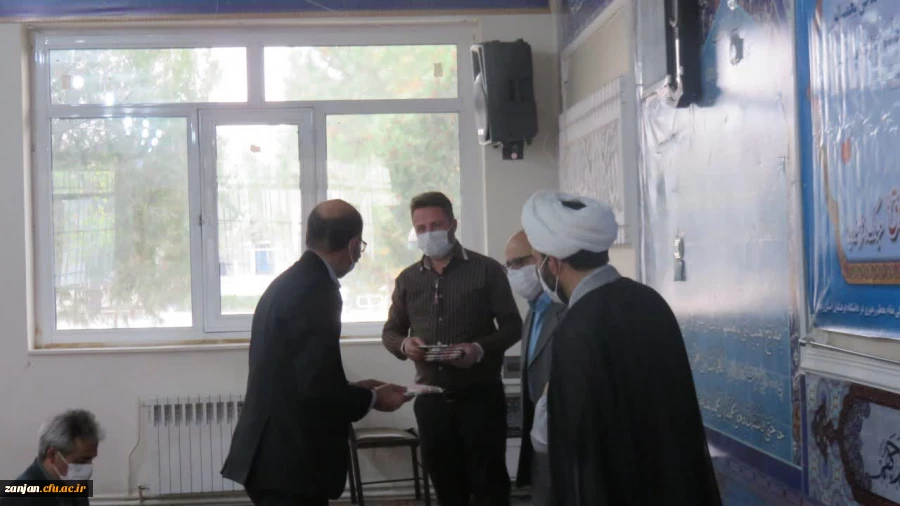 تقدیر از قاریان و تالیان قرآن 