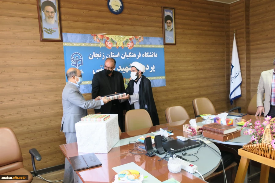 مراسم تقدیر از دکتر حسین احمدی