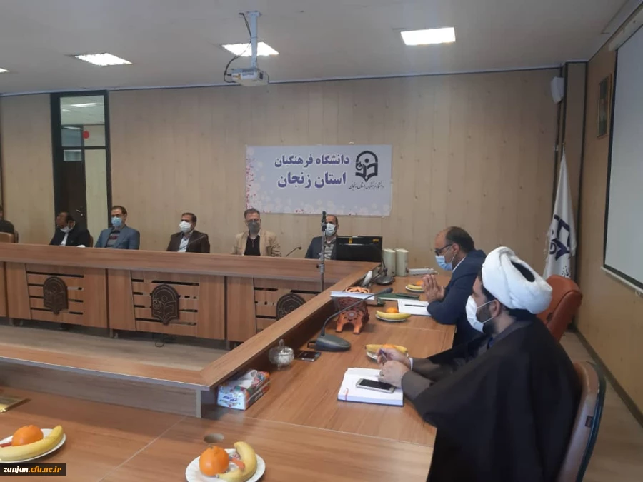 نشست صمیمی کارکنان با مدیریت امور پردیس های استان و معارفه معاون توسعه منابع و دانشجویی 3