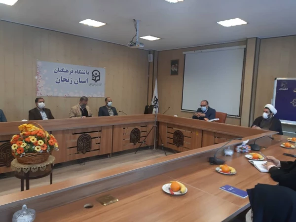 نشست صمیمی کارکنان با مدیریت امور پردیس های استان و معارفه معاون توسعه منابع و دانشجویی پردیس الزهرا(س) 6