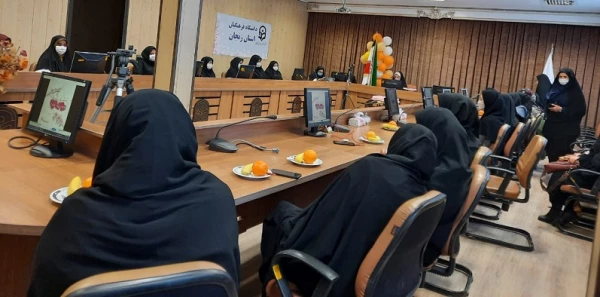 به همت بسیج اساتید و تشکل های دانشجوئی(کانون ها فرهنگی،انجمن های علمی و بسیج دانشجوئی)مراسم گرامیداشت سالروز تولد حضرت فاطمه زهرا(س) در پرددیس الزهرا(س) زنجان برگزار شد. 2