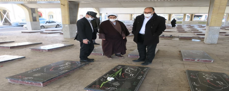 حضور بر سر مزار شهدا