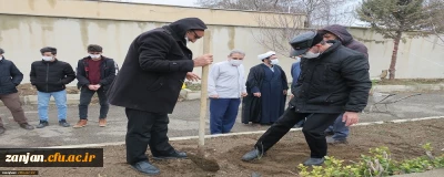 به همت امور دانشجویی و حراست پردیس شهید بهشتی انجام شد:

تهیه و کاشت 50 اصله نهال به مناسبت روز درختکاری