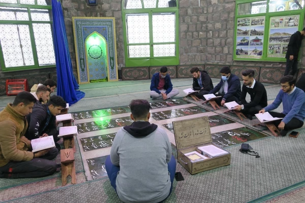 شرکت دانشجویان در طرح ضیافت شهدا