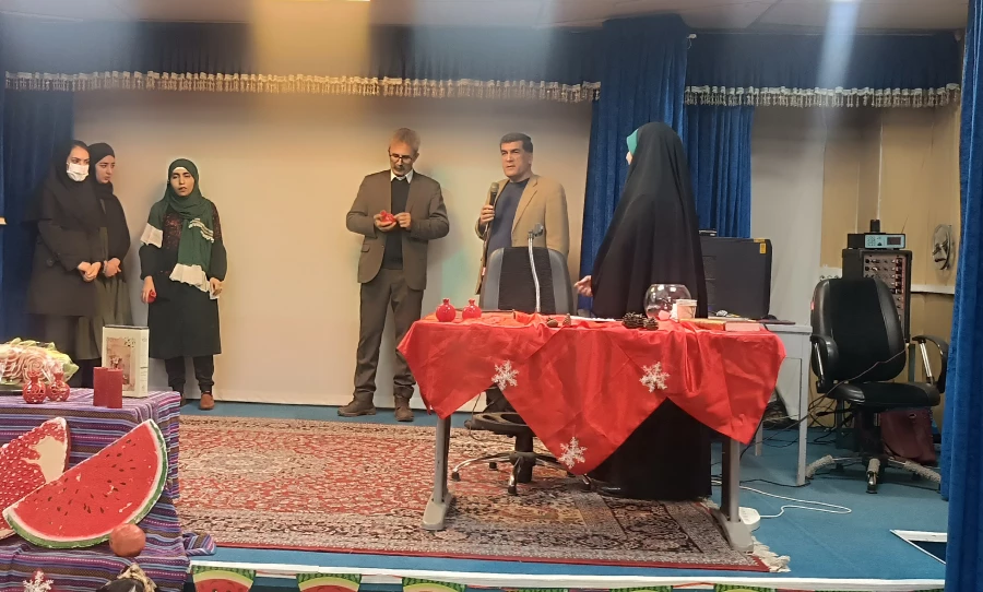 محفل حافظ خوانی به مناسبت شب یلدا 4