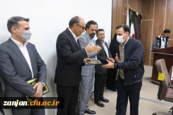 مراسم رونمایی از کتاب به مناسبت هفته گرامیداشت پژوهش