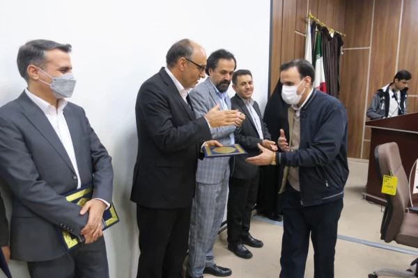 مراسم رونمایی از کتاب به مناسبت هفته گرامیداشت پژوهش