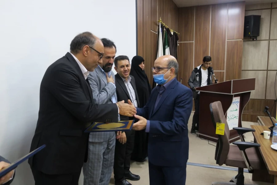 مراسم رونمایی از کتاب به مناسبت هفته گرامیداشت پژوهش