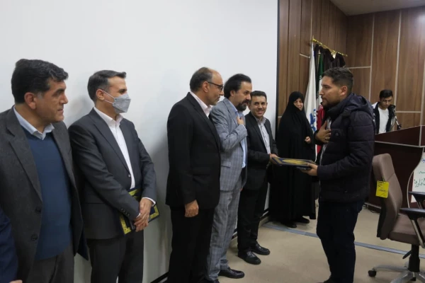 مراسم رونمایی از کتاب به مناسبت هفته گرامیداشت پژوهش