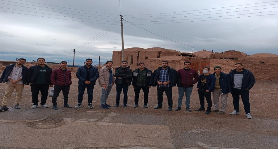 حضور دانشجویان شهید بهشتی در مراسم سومین سالگرد شهادت سردار سلیمانی در کرمان در قالب اردوی راهیان مقاومت