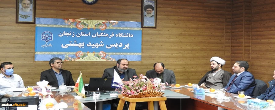 نشست بصیرت افزایی اساتید و کارکنان با موضوع «بررسی تحولات جهانی و دستاوردهای انقلاب اسلامی ایران» 2