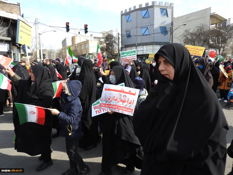                                                           حضور با شکوه کارکنان، اساتید و دانشجومعلمان دانشگاه فرهنگیان استان زنجان در راهپیمایی 22 بهمن 6