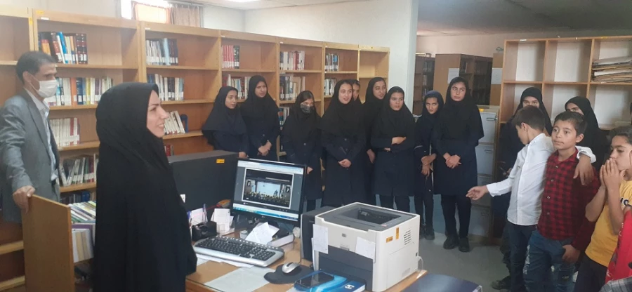 بازدید دانش آموزان مدارس ناحیه 1 و2 در هفته مشاغل از دانشگاه فرهنگیان پردیس الزهرا(س)  2