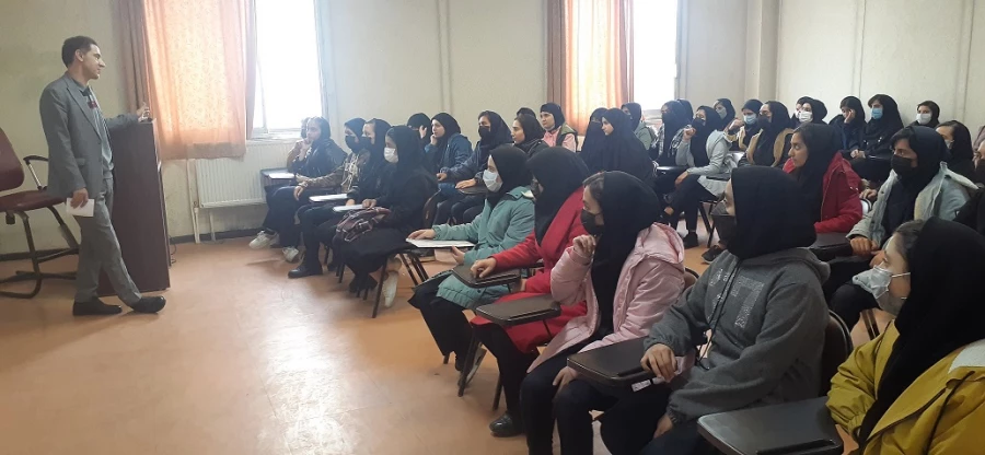 بازدید دانش آموزان مدارس ناحیه 1 و2 در هفته مشاغل از دانشگاه فرهنگیان پردیس الزهرا(س)  2