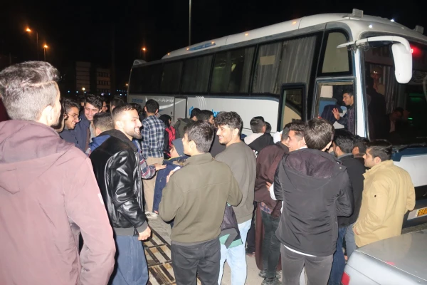 اعزام دانشجویان پردیس شهید بهشتی زنجان به اردوی راهیان نور جنوب