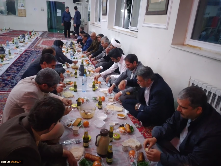 برگزاری مراسم ضیافت افطاری در پردیس شهید بهشتی زنجان 5