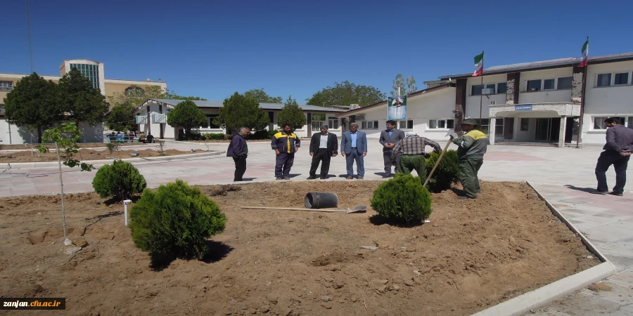 گل کاری و ترمیم فضای سبز پردیس شهید بهشتی 2