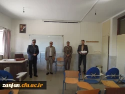 حضور دکتر صحبتلو سرپرست پردیس شهید بهشتی و دکتر فومنی معاونت فرهنگی و آموزش با گل و شیرینی در کلاس درس ، جهت تبریک هفته معلم به استادان گرامی 3