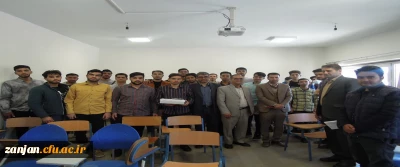 حضور دکتر صحبتلو سرپرست پردیس شهید بهشتی و دکتر فومنی معاونت فرهنگی و آموزش با گل و شیرینی در کلاس درس ، جهت تبریک هفته معلم به استادان گرامی