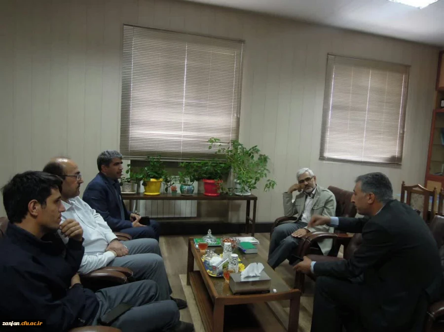 دیدار آقای دکتر مجتبی همتی فر معاون وزیر و رئیس سازمان ملی تعلیم و تربیت کودک با سرپرست پردیس شهید بهشتی دانشگاه فرهنگیان  2