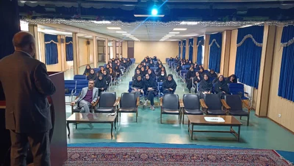 برگزاری اولین دوره علمی ژورنال کلاب (نحوه ارائه مقالات) در دانشگاه فرهنگیان استان زنجان 2