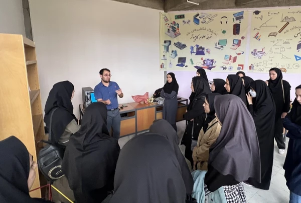 بازدید از خانه علم دانشگاه تحصیلات تکمیلی علوم پایه با حضور دانشجومعلمان پردیس الزهرا(س) 2