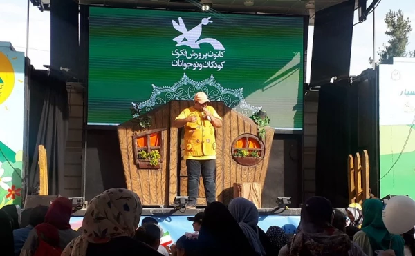 حضور دانشجومعلمان پردیس الزهرا(س) در نمایشگاه کتاب تهران 2