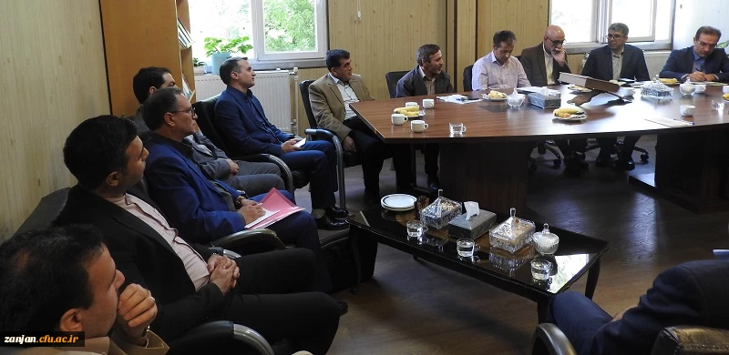 جلسه ایی با حضور آقای دکتر غیاثی به همراه ریاست امور پردیس های استان زنجان و اعضای هیئت علمی دانشگاه فرهنگیان استان زنجان برگزار شد. 3