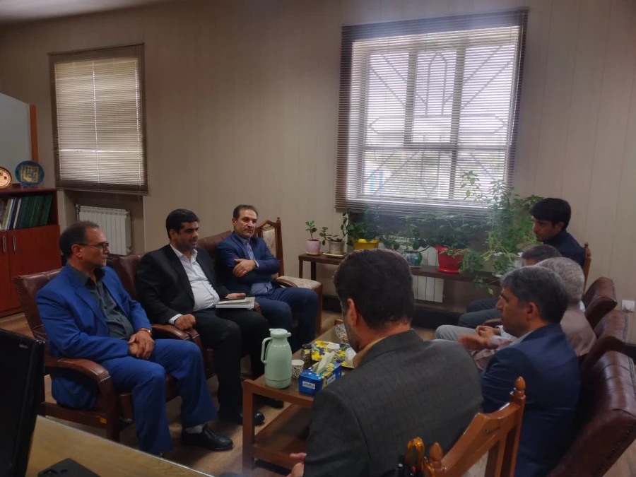 سعید غیاثی ندوشن معاون آموزشی و تحصیلات تکمیلی دانشگاه فرهنگیان و هیات همراه از واحدهای مختلف پردیس شهید بهشتی بازدید کردند 5