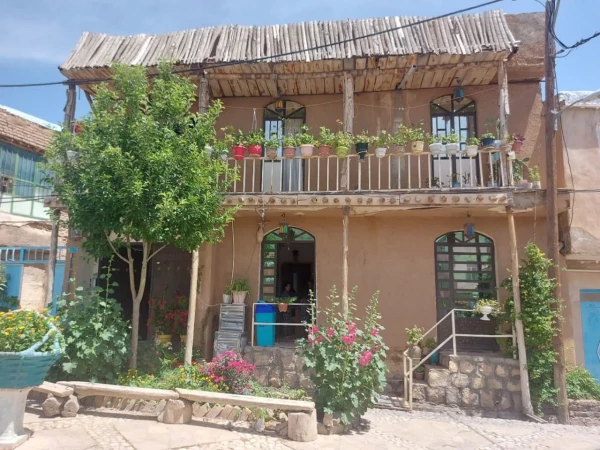 بازدید دانشجویان پردیس شهید بهشتی از روستای تاریخی گردشگری درسجین 3