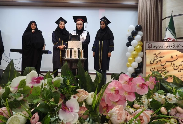 مراسم جشن دانش آموختگی دانشجو معلمان ورودی سال 1398 رشته آموزش ابتدائی، در پردیس الزهرا(س) برگزار شد 2