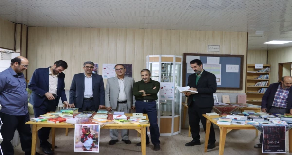 برگزاری نمایشگاه کتاب به مناسبت هفته کتاب و کتابخوانی 2