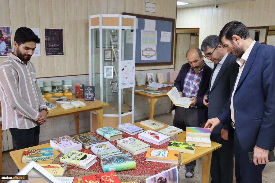 برگزاری نمایشگاه کتاب به مناسبت هفته کتاب و کتابخوانی 5